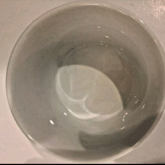 House of Prill Porcelain Poppy Lidded Storage Container Pre-owned. - Picture 3 of 6